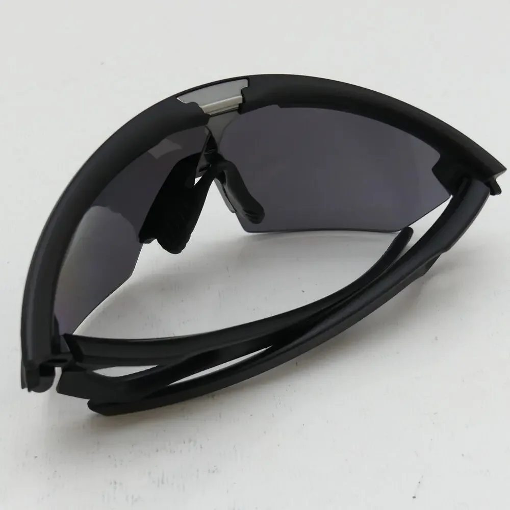 Oakley Sphaera Sunglasses OO9403-0136 Matte Black / Prizm Polarized Dark Lens